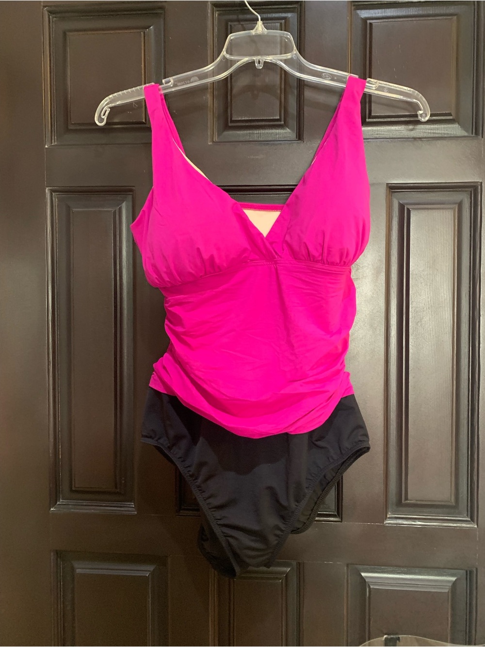 NWOT Lands’ End Women’s One-Piece Bathing Suit in Bright Pink and Black. Size 14